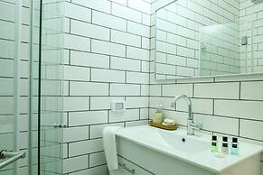 Simple Living in Tel Aviv by Sea N' Rent