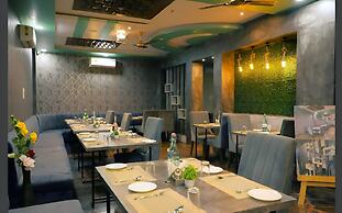 Hotel Ratan Palace by Evara