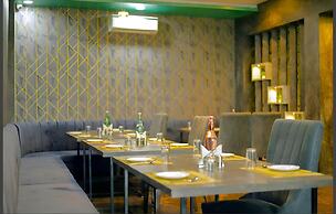 Hotel Ratan Palace by Evara