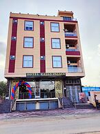 Hotel Ratan Palace by Evara