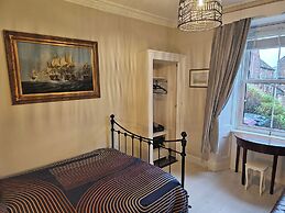 Spacious Cottage With Garden in Kirriemuir Centre