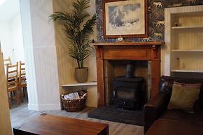 Spacious Cottage With Garden in Kirriemuir Centre