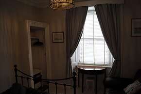 Spacious Cottage With Garden in Kirriemuir Centre