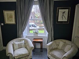 Spacious Cottage With Garden in Kirriemuir Centre