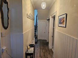 Spacious Cottage With Garden in Kirriemuir Centre