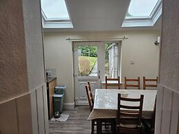 Spacious Cottage With Garden in Kirriemuir Centre