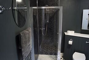 Spacious Cottage With Garden in Kirriemuir Centre