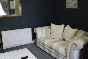 Spacious Cottage With Garden in Kirriemuir Centre