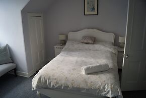 Spacious Cottage With Garden in Kirriemuir Centre