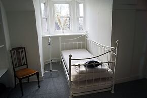 Spacious Cottage With Garden in Kirriemuir Centre