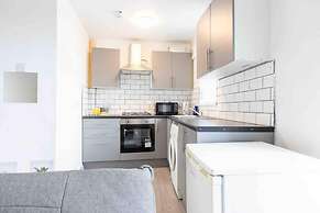 Cosy 3 Bed- Pet Friendly-free Parking-city Centre