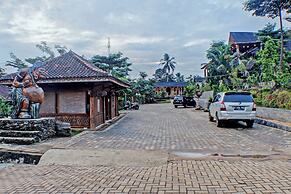 Capital O 92681 Randu Mas Hotel & Resort Taman Purbakala