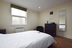 1-bed Apartment in Ealing, 3 Mins From Station