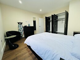 1-bed Apartment in Ealing, 3 Mins From Station