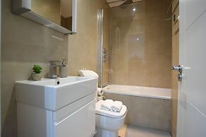 1-bed Apartment in Ealing, 3 Mins From Station