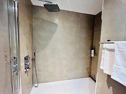 1-bed Apartment in Ealing, 3 Mins From Station