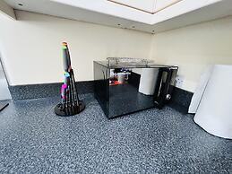 1-bed Apartment in Ealing, 3 Mins From Station