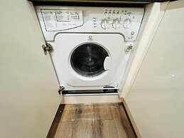 1-bed Apartment in Ealing, 3 Mins From Station