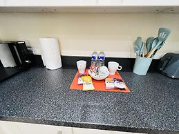 1-bed Apartment in Ealing, 3 Mins From Station