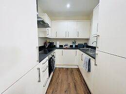 1-bed Apartment in Ealing, 3 Mins From Station