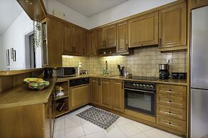 Renaissance City Apartment