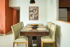 Homey Sea-Side Apartment by Sea N' Rent