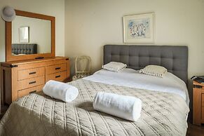 Homey Sea-Side Apartment by Sea N' Rent