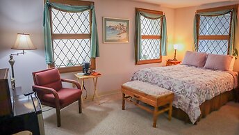 Mountain Creek Tavern