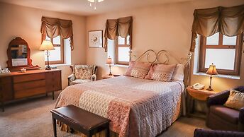 Mountain Creek Tavern