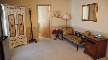 Mountain Creek Tavern