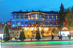 Blue Balcony Hotel