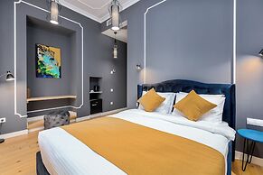 Blue Balcony Hotel