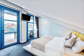 Blue Balcony Hotel