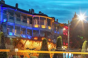 Blue Balcony Hotel