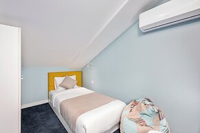 Blue Balcony Hotel
