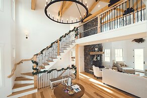 Ann Riley Farmhouse Yuba Vineyards