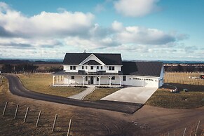 Ann Riley Farmhouse Yuba Vineyards