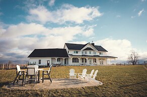 Ann Riley Farmhouse Yuba Vineyards