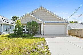 Beach House - The Beach Getaway by PHG