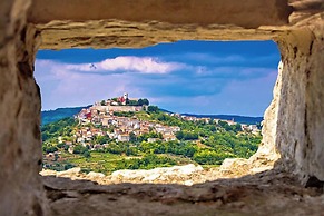 Ul. Dinka Trinajstića 10