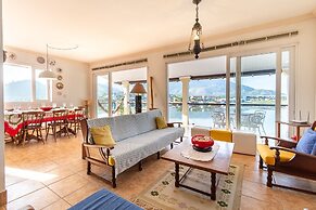 Magnífica casa com praia particular em Angra