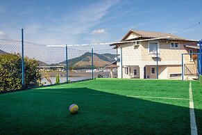 Magnífica casa com praia particular em Angra