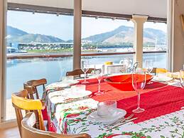 Magnífica casa com praia particular em Angra