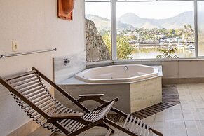 Magnífica casa com praia particular em Angra