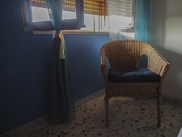 Home Close to the sea With Terrace and Free Parking