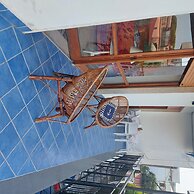 Home Close to the sea With Terrace and Free Parking