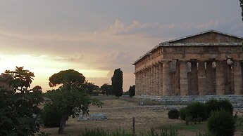 Home Close to the sea With Terrace and Free Parking