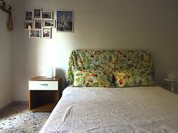 Home Close to the sea With Terrace and Free Parking