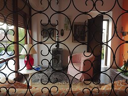 Home Close to the sea With Terrace and Free Parking