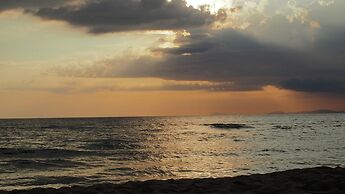 Home Close to the sea With Terrace and Free Parking